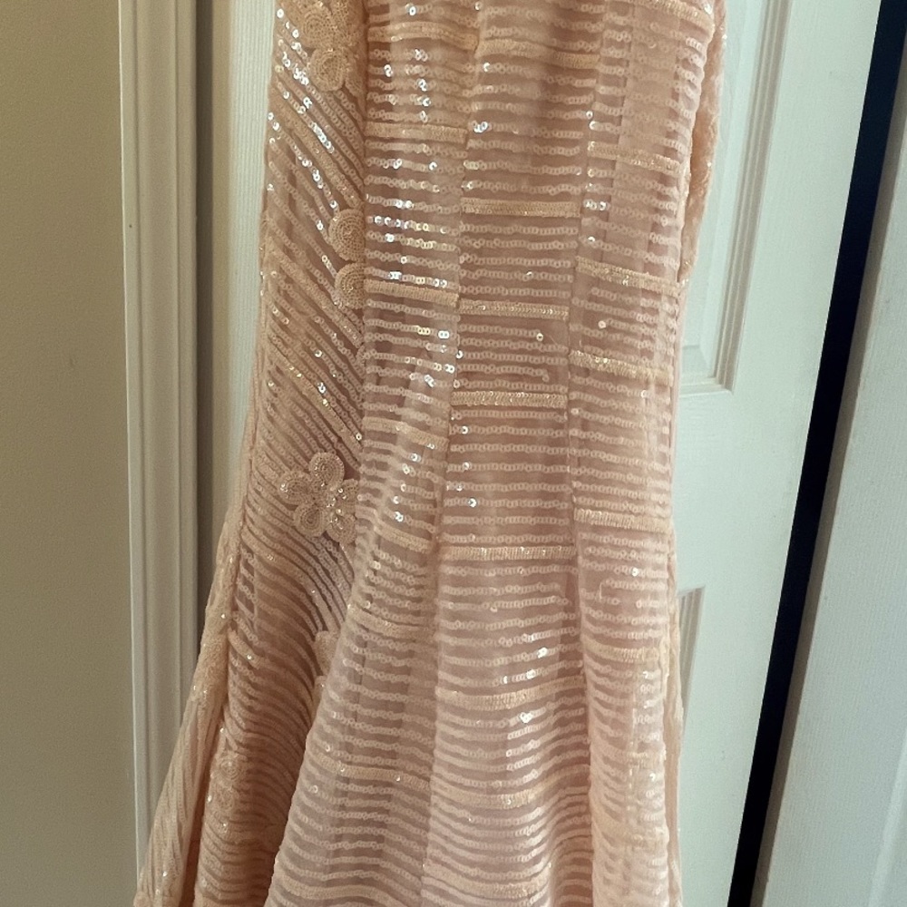 Dress worn once. Perfect conditions